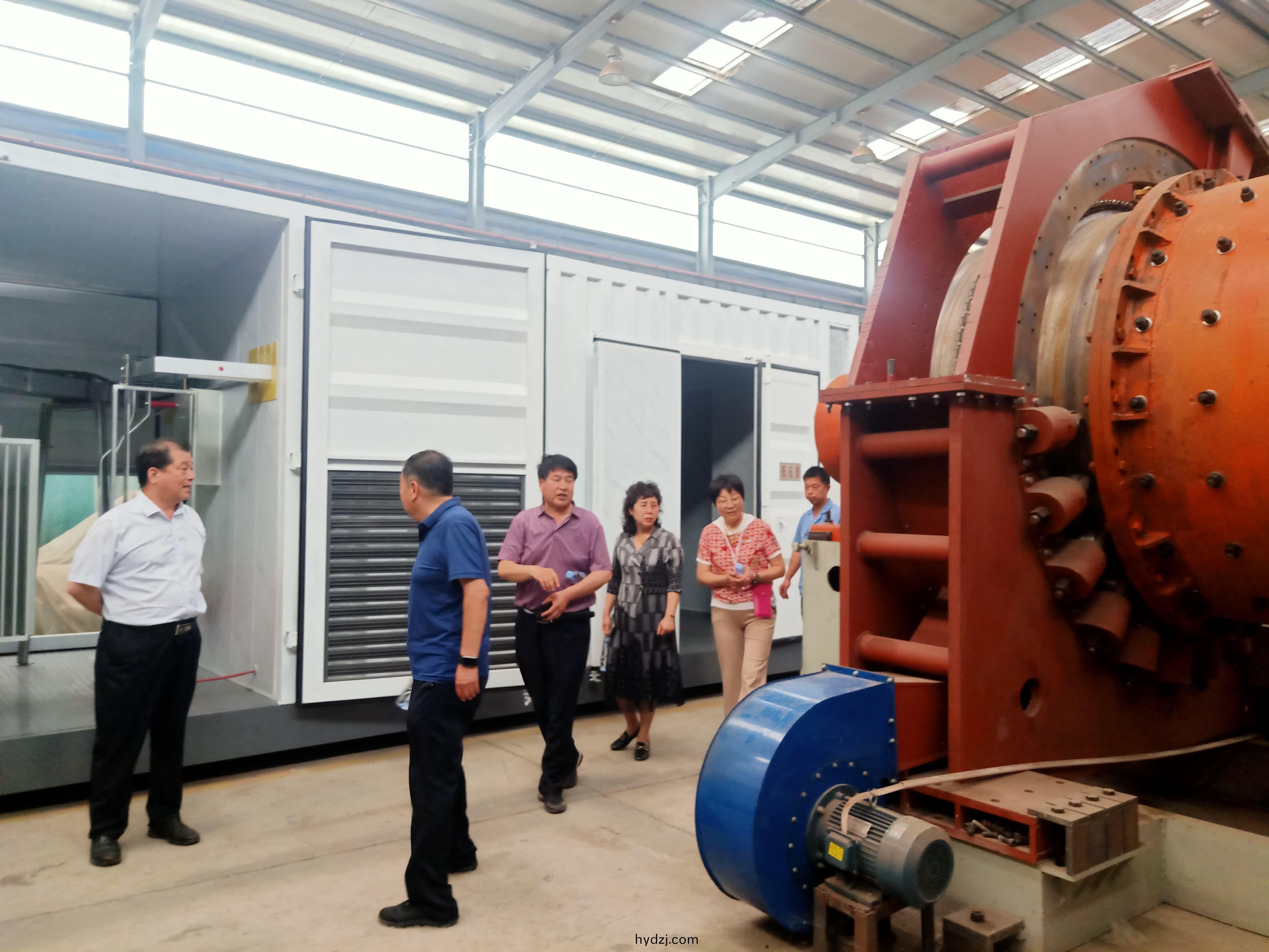 領導來公司蓡觀(guan)