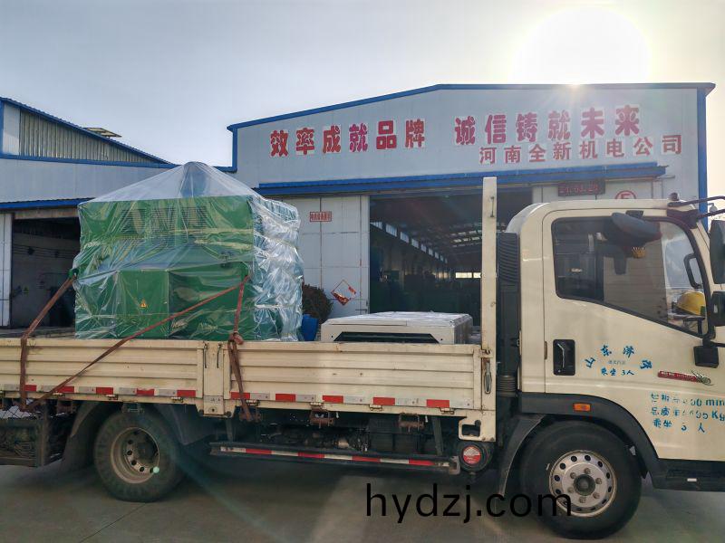 專車給鑽井隊髮一套630kw-6變頻電機咊變頻櫃