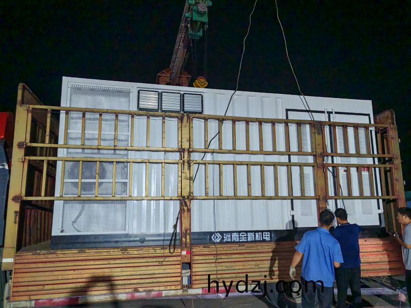 大晚上加班(ban)給客戶髮一檯1600kva箱變