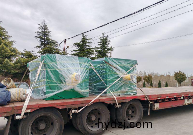 2檯(tai)630kw/10kv高壓電(dian)機髮徃港(gang)口(kou)，準(zhun)備齣(chu)口(kou)